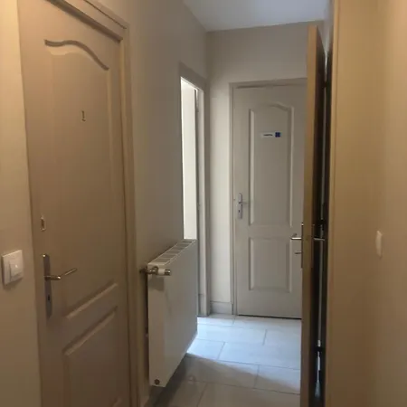 Cosy With Shared Bathroom *